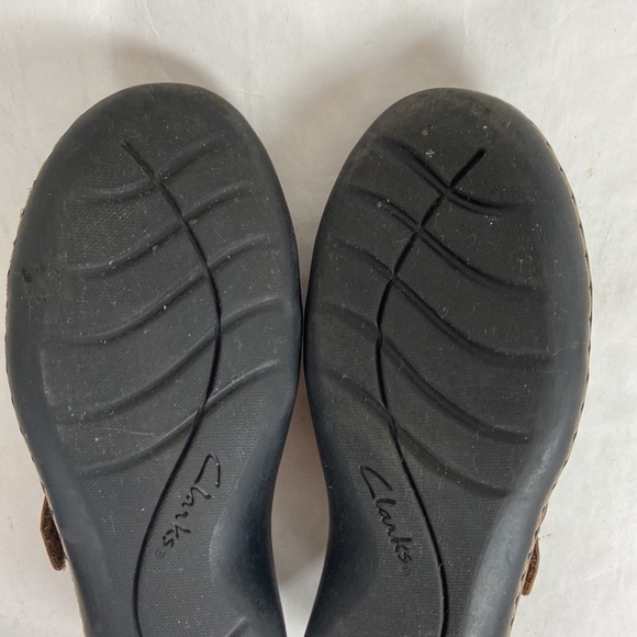 Clarks Collection Tan Leather Slip-on Closed Toe Loafers - Picture 8 of 16